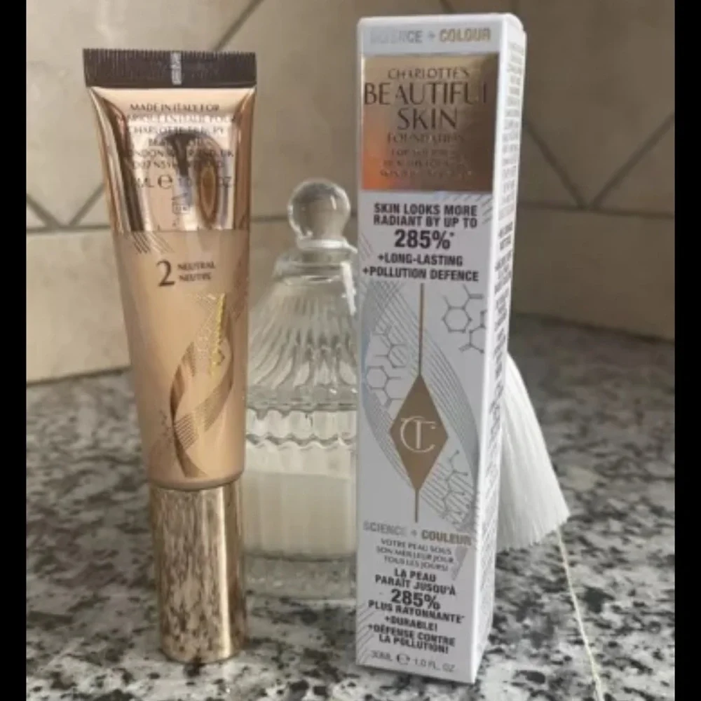 Charlotte Tilbury BEAUTIFUL SKIN FOUNDATION in 2 Neutral (NIB)